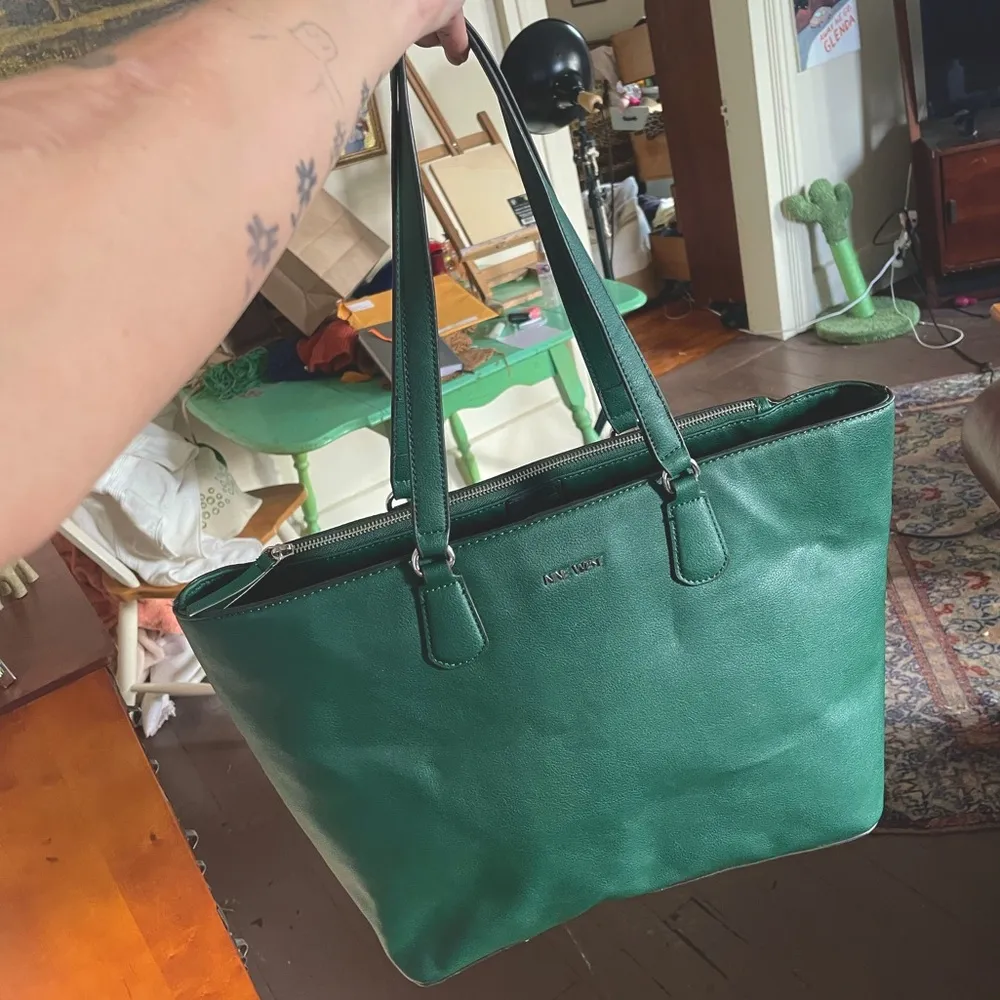 NINE WEST LARGE GREEN BAG - Image 2