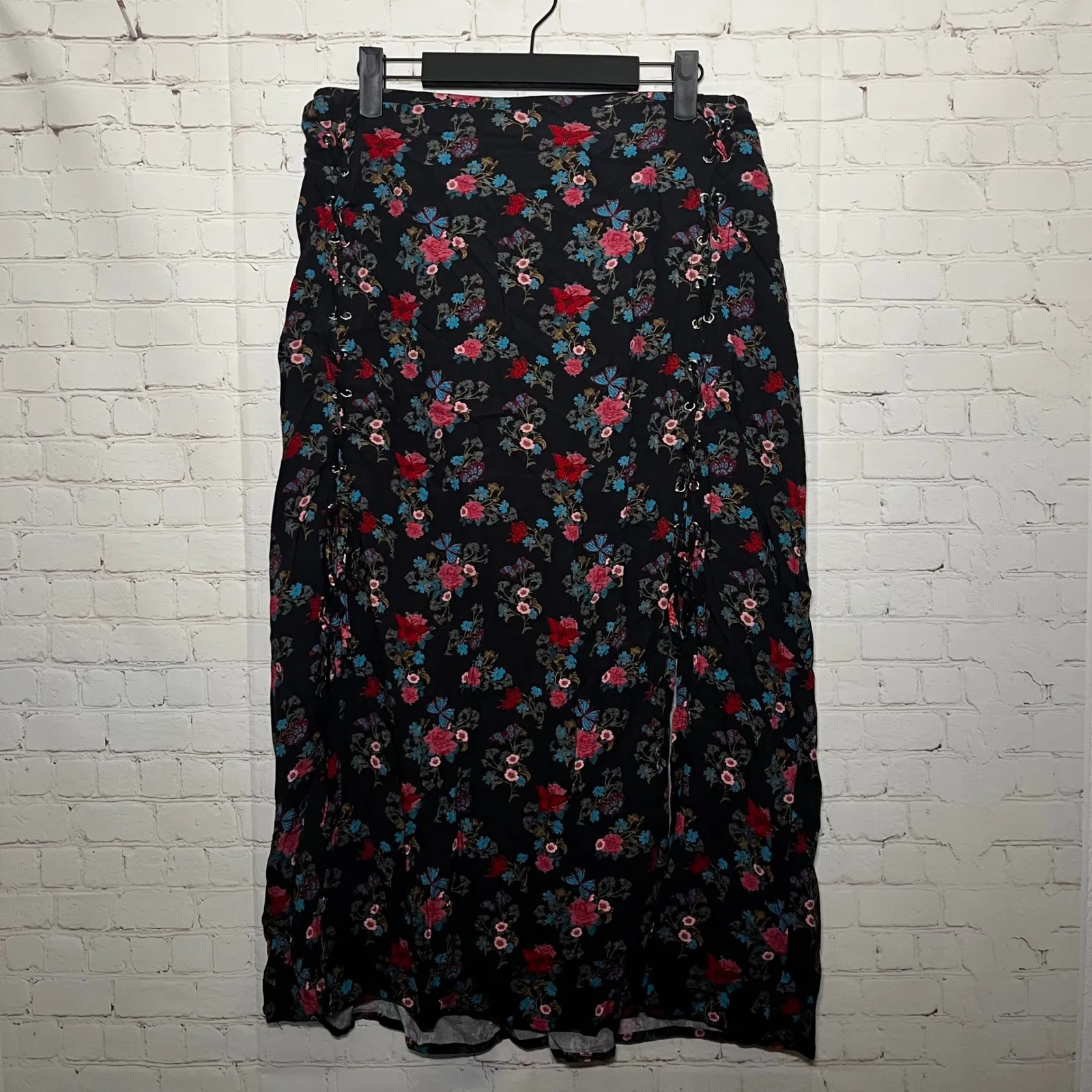 Daisy Street Black Floral Print Midi Skirt with Lace Up Slits Plus Size 3 3x - Image 2