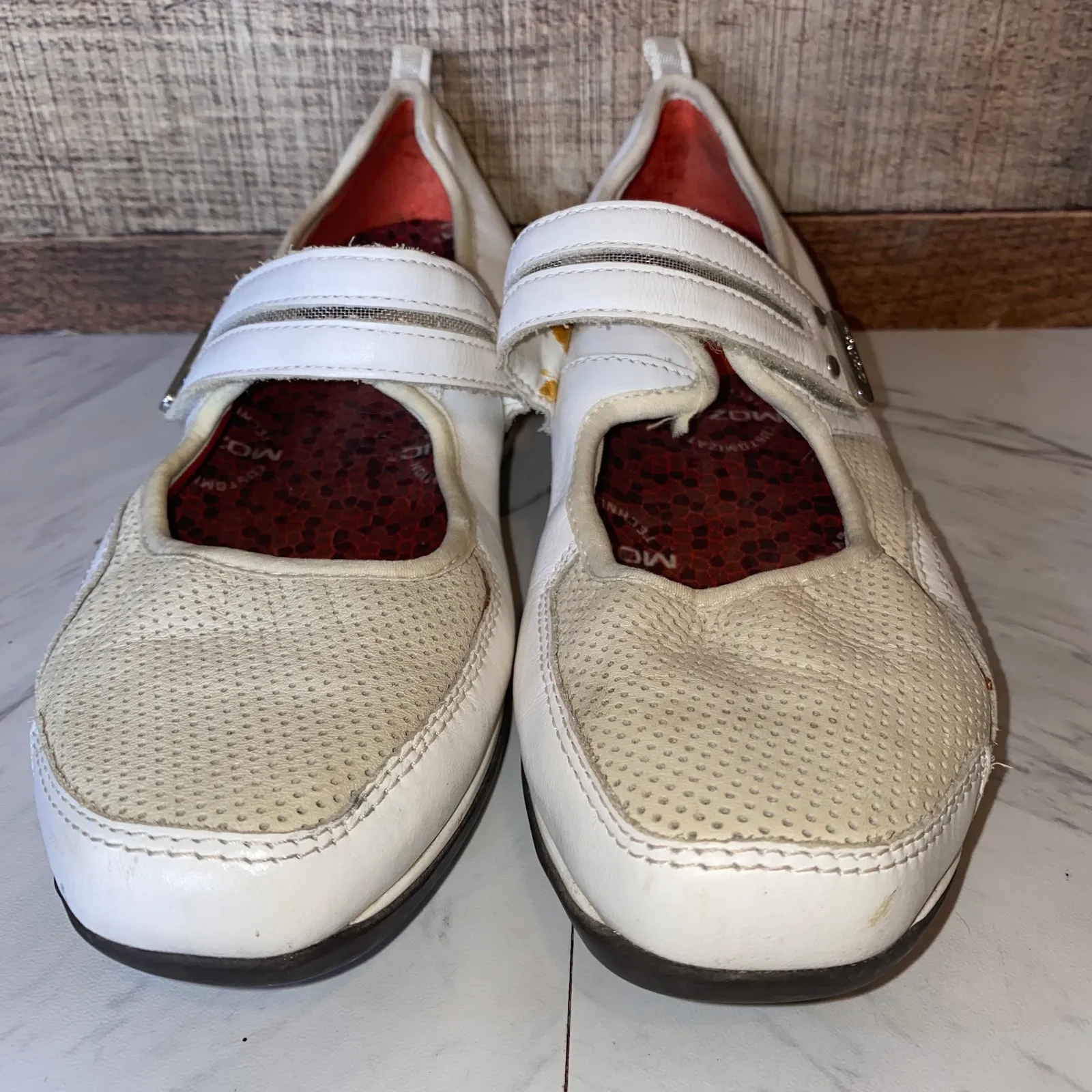 Aetrex White Lizzy Leather Single Strap Shoes Size 5 - Image 3