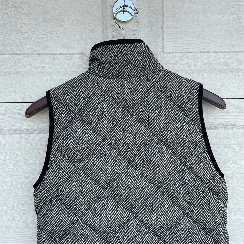 J Crew Women’s Vest Excursion Herringbone Beige Black Quilted Puffer XS - Image 5