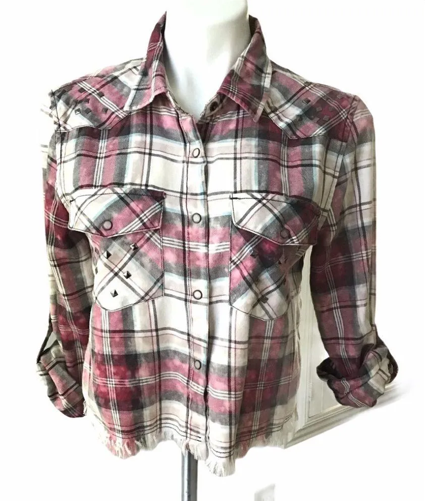 Love, Fire cropped a western Shirt - Image 2