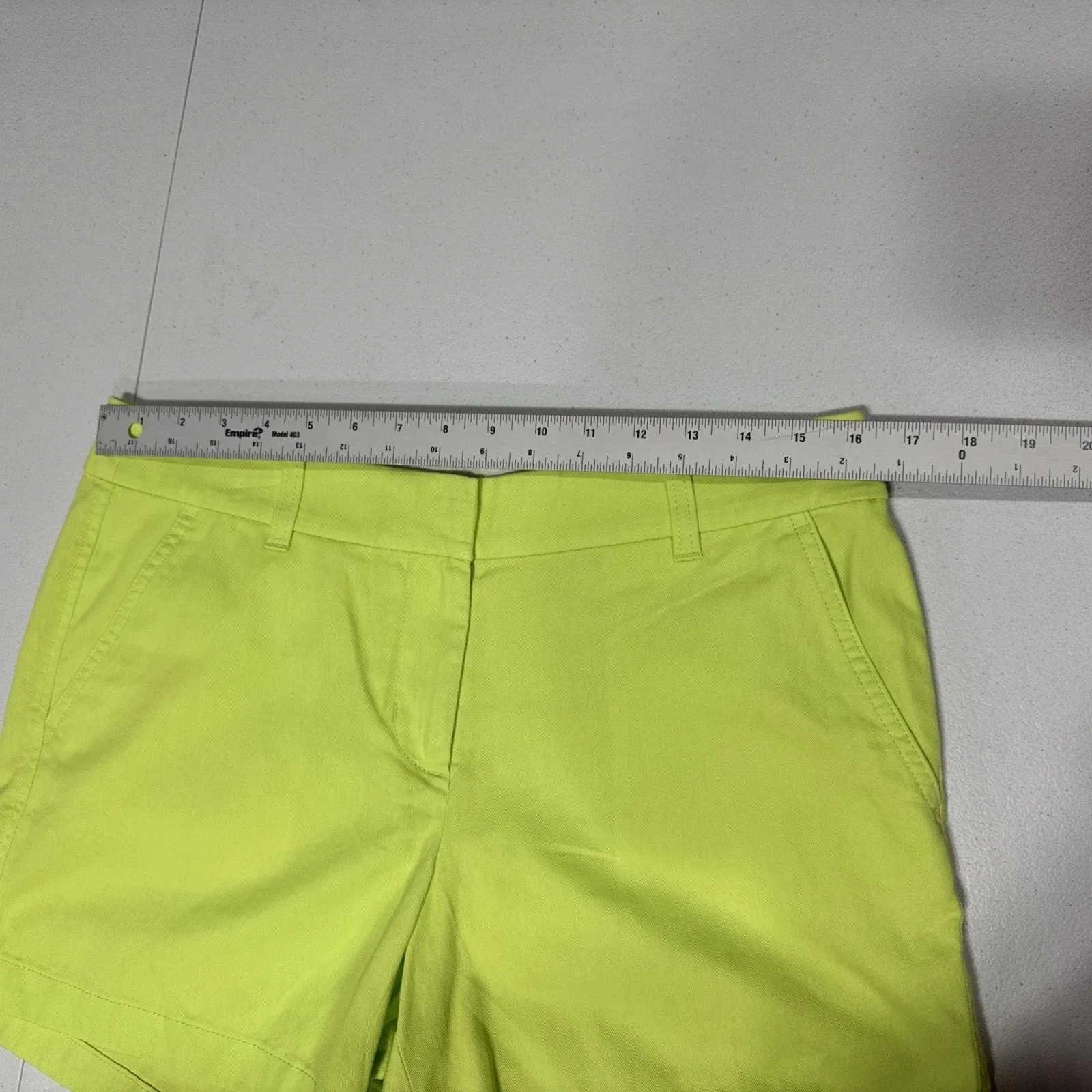 J. Crew Women’s Classic Chino Shorts 5” Inseam Size 8 Light Lime Green Preppy - Image 6