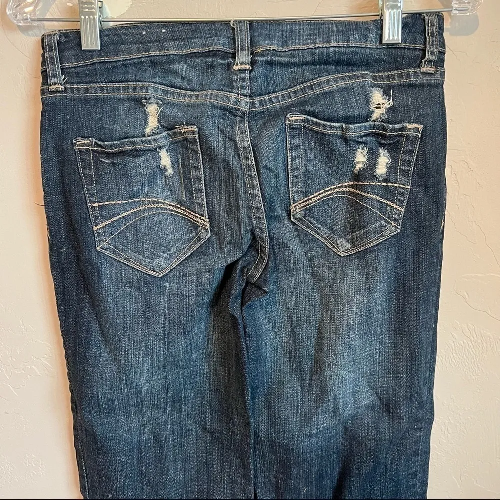 Decree Vintage Boho Wide Leg Distressed Denim Capris - Image 7