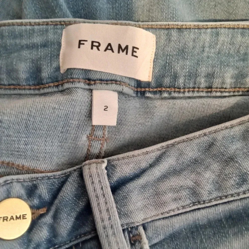 Frame le one skinny organic cotton caspo light wash  high waisted jeans size 2 - Image 6