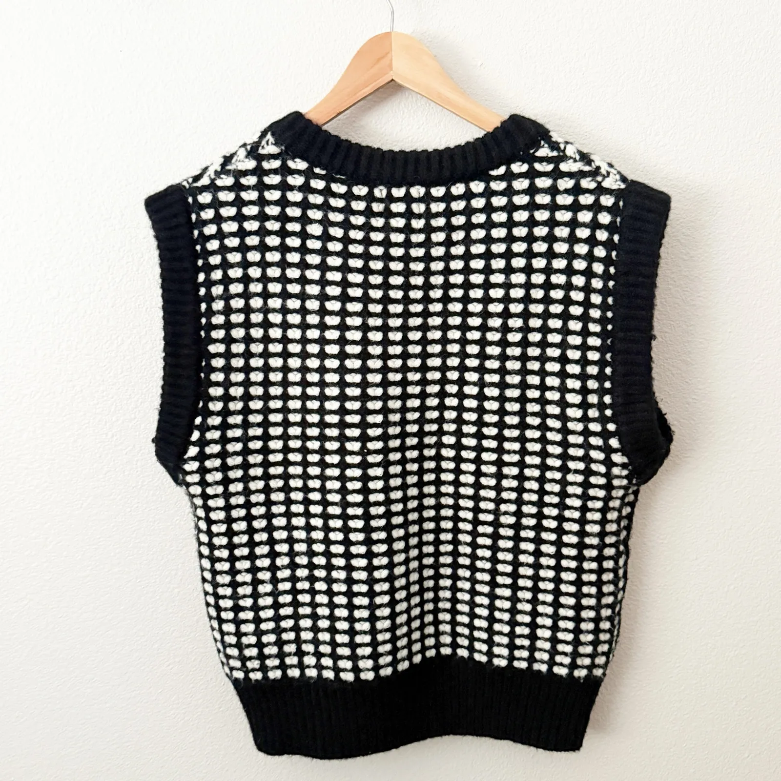 FIND ME NOW x ANTHROPOLOGIE | Textured Sweater Vest Chunky Knit Black | Large - Image 7
