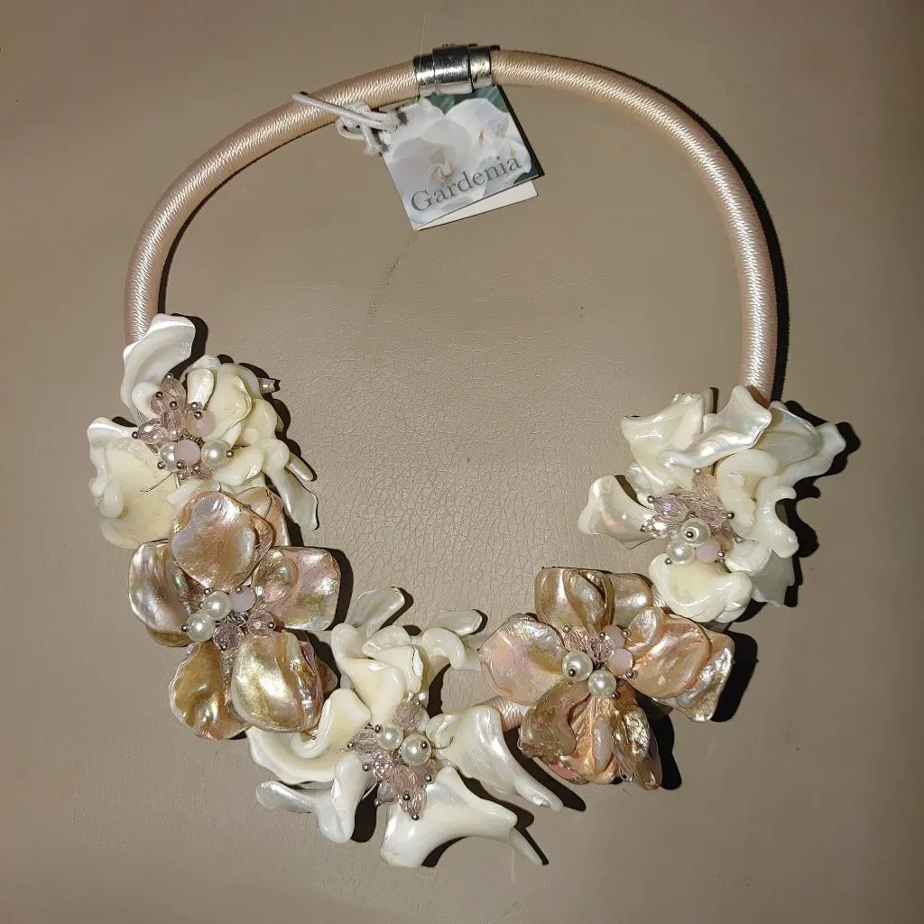 Gardenia Necklace Handcraft Freshwater Mother Of Pearl Natural Stone Floral White Size 18 - Image 4