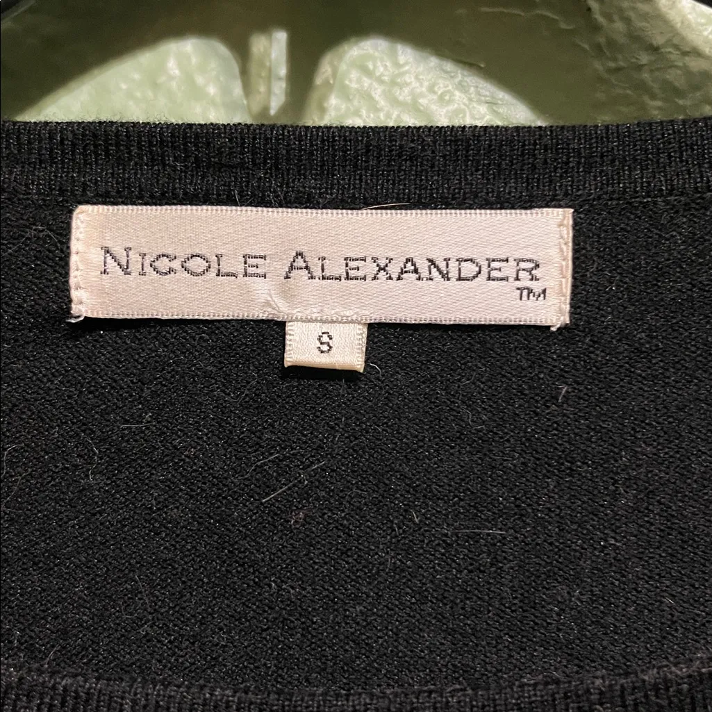 Vintage Nicole Alexander Embroidered Floral V Neck Sweater - Image 5