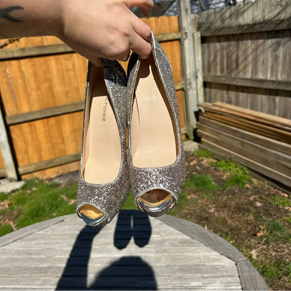 Marc Fisher Harpyly Peep Toe‎ Pumps 8 Silver Ombre Glitter Stiletto Heels - Image 7