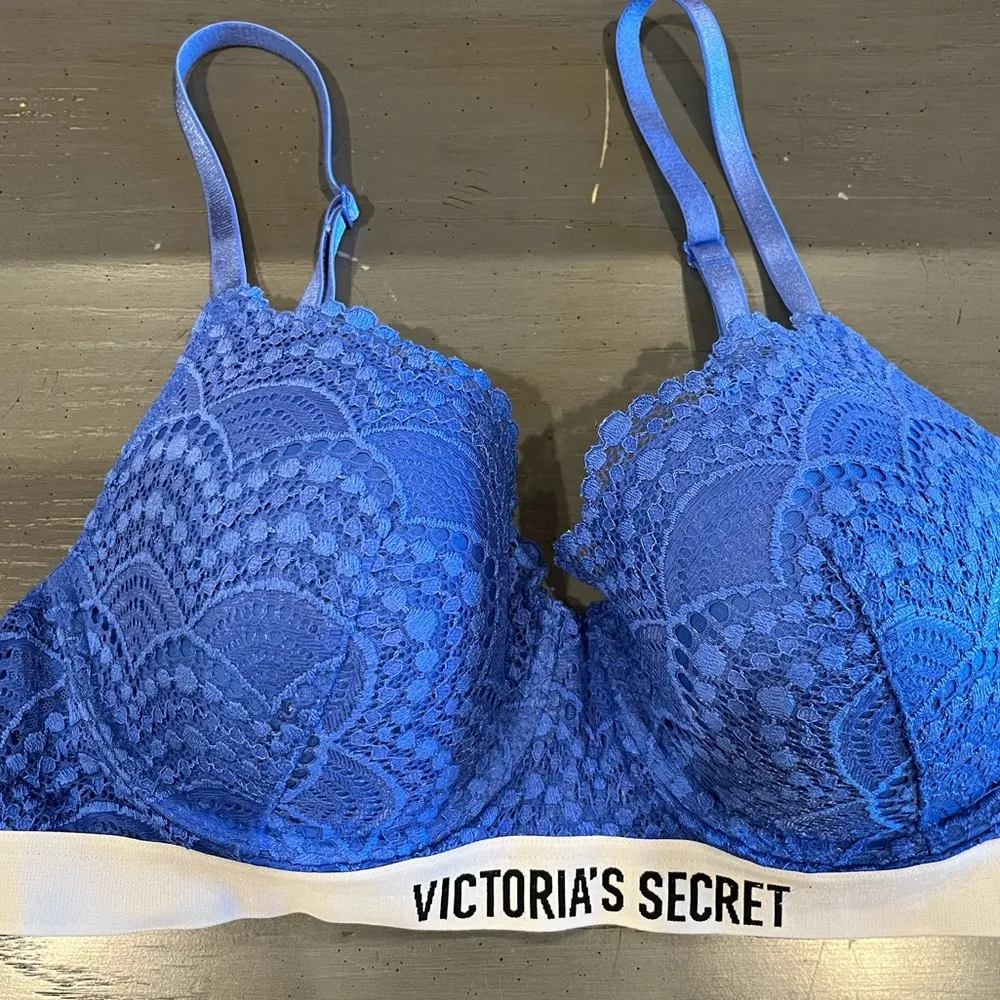 Victoria’s Secret Blue Lace & Logo Perfect Shape Underwire Bra - Image 4