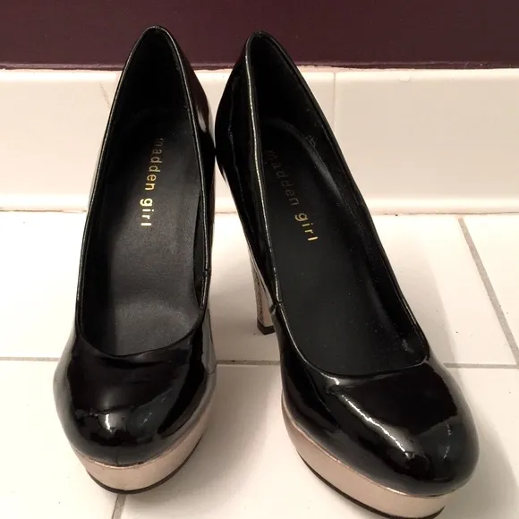 Madden Girl by STEVE MADDEN Black Patent Python Heel with Gold Platform Heels - Image 6