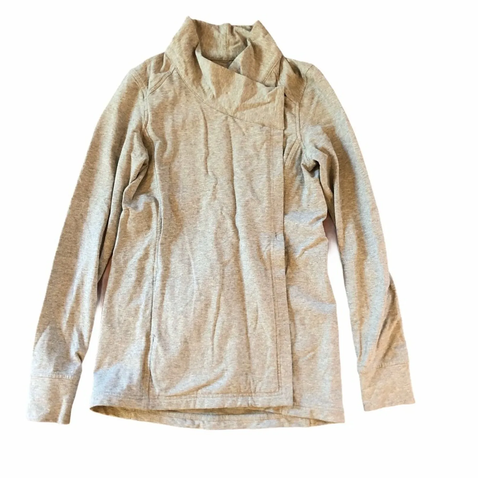 Lululemon Grey Wrap Jacket - Image 5