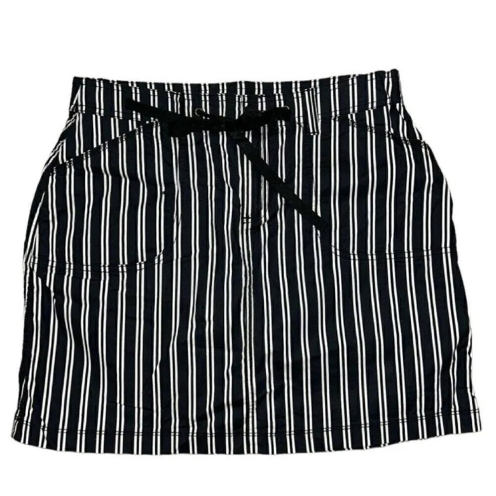 White Stag Black & White Stripe Mini Skirt(Size 2) - Image 3