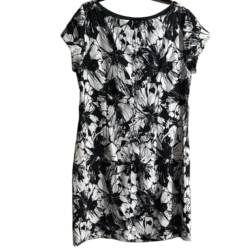 Avenue Black and White Sheath Dress with Flutter Sleeves - Image 6