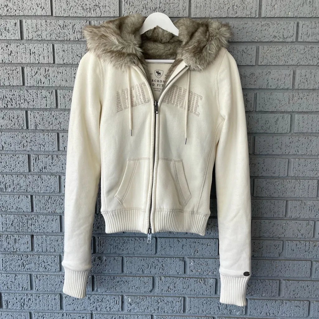 Y2K Abercrombie & Fitch Faux Fur Lined Full Zip Jacket Cream Size Medium RARE - Image 4
