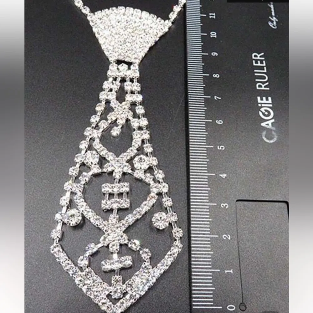 Silver rhinestone necktie Necklace. With gift box - Image 4