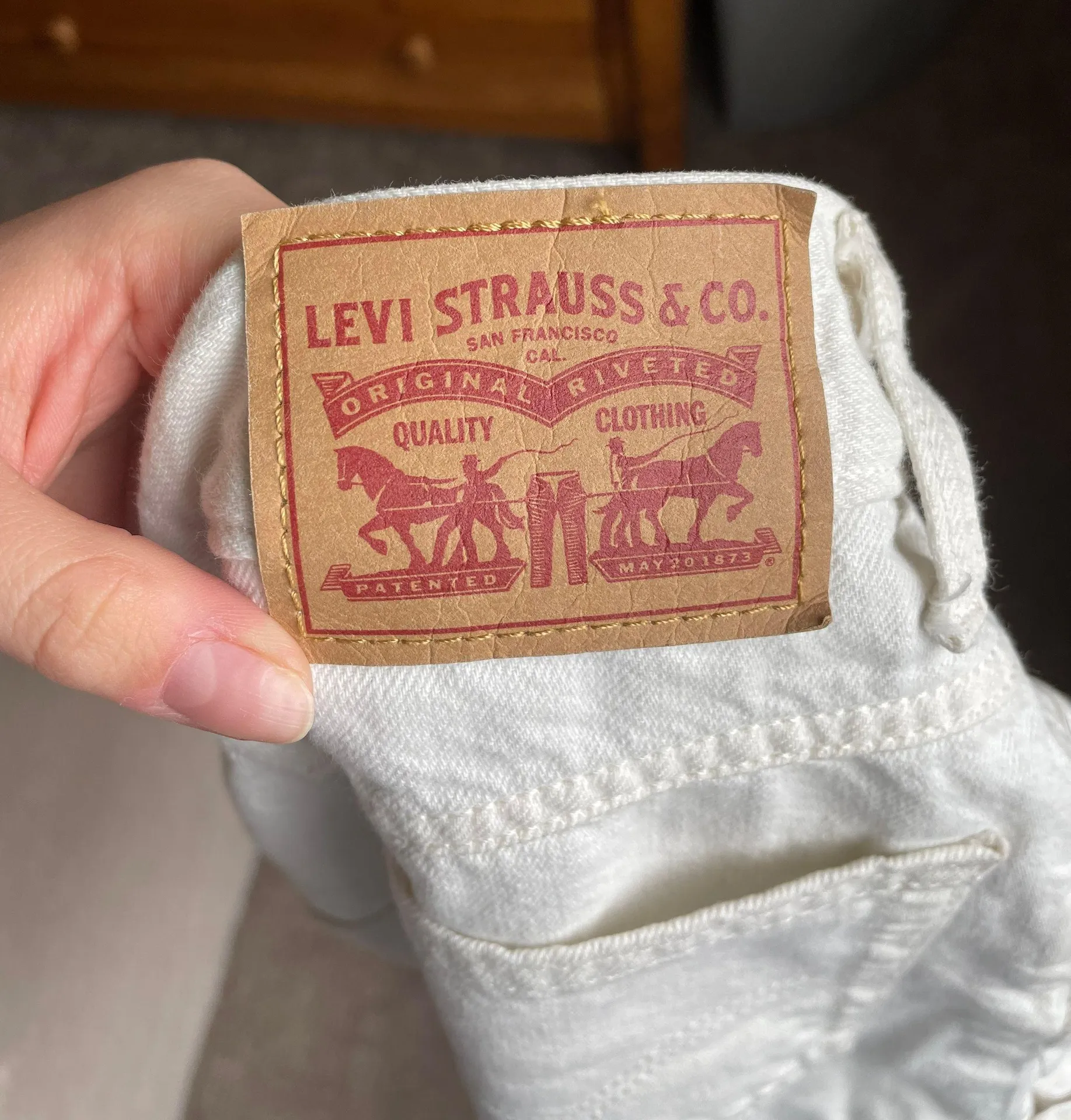 Levi’s Mom Shorts - Image 5