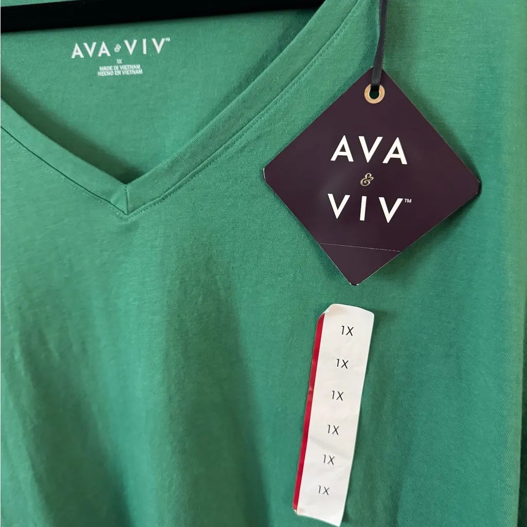 Ava & Viv Emerald Short Sleeve V-Neck Top NWT Size 1X - Image 3