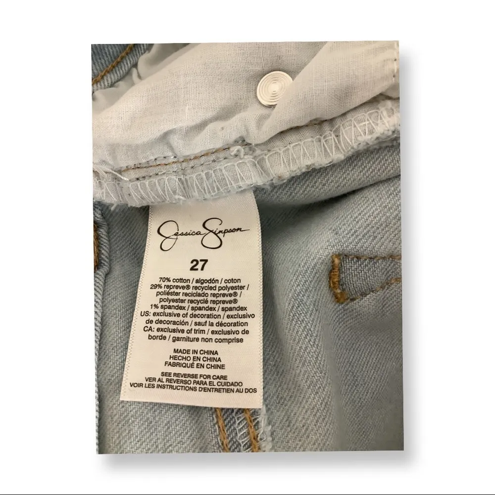 Jessica Simpson Size 27 Light Denim Adored Slim Bermuda Jean Shorts. New W/Tag - Image 3