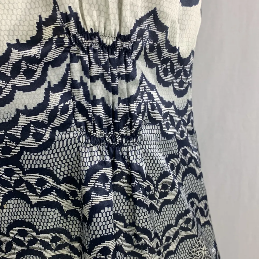 Silk Chantilly Lace Black White Silver Blouse Top Size Small - Image 4