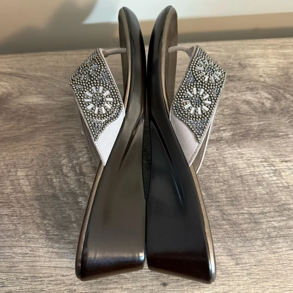 Italian Shoemakers Treena Wedge Thong Sandals Women’s Size 11 Embellished Italy - Image 5