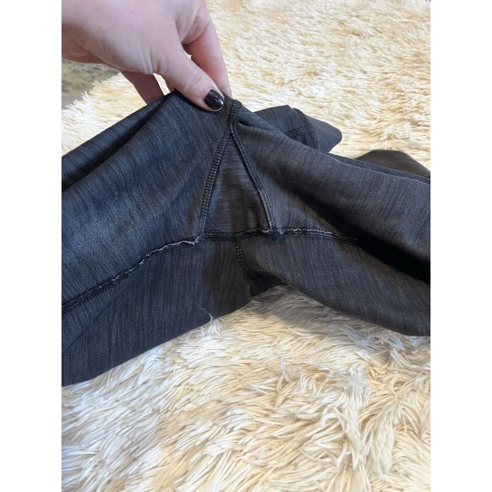 lululemon Leggings Heathered Gray Red Waistband Size 8 Inseam 27’’ - Image 8