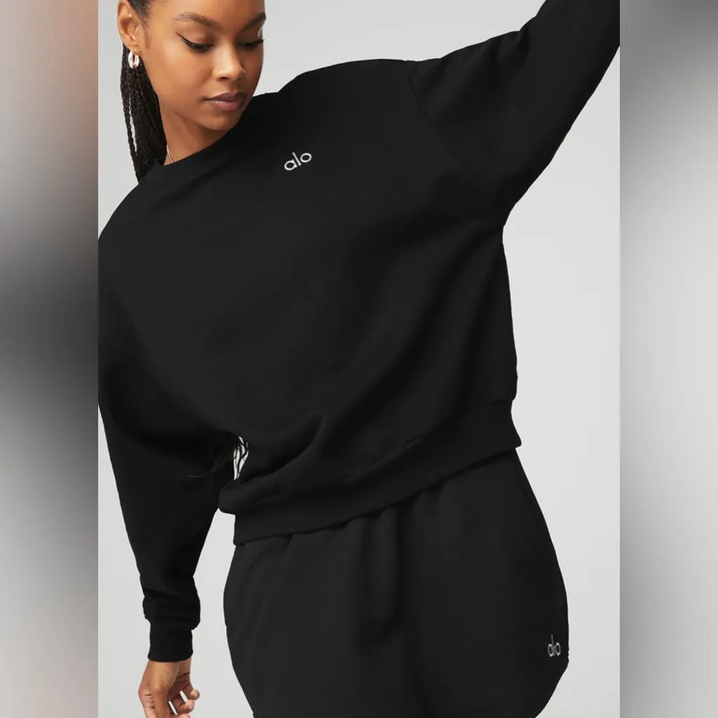 NWT Alo Yoga Accolade Crew Neck Pullover Black Size M Oversized - Image 2