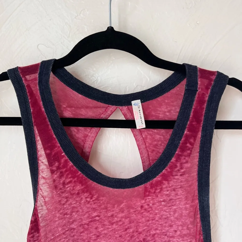 Free People movement split back tank top size M - Image 3