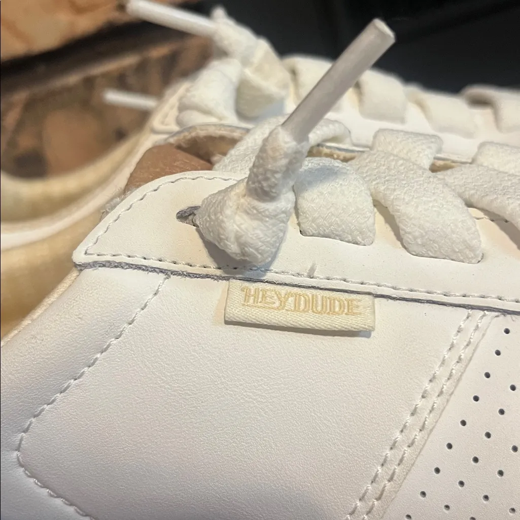 Hey Dude Karina Duo Classic White & Tan Slip on Sneakers Size 7 - Image 3