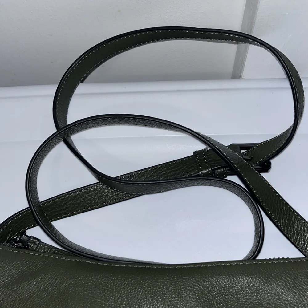 Vince Camuto Staja Crossbody Pebbled Leather Handbag Pine Forest Green Purse - Image 9