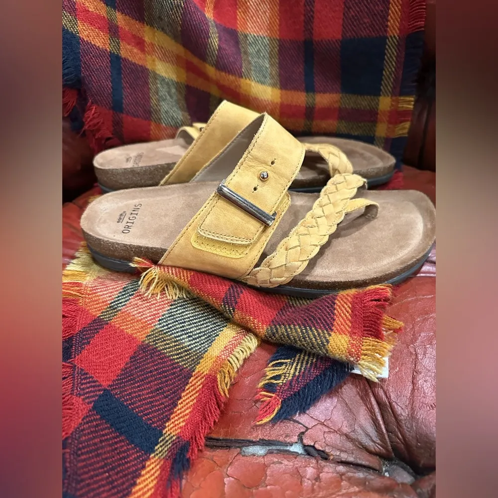 NWOT EARTH ORIGINS Onida Braided Toe-Post Leather Sandals Women YELLOW COLOR - Image 3