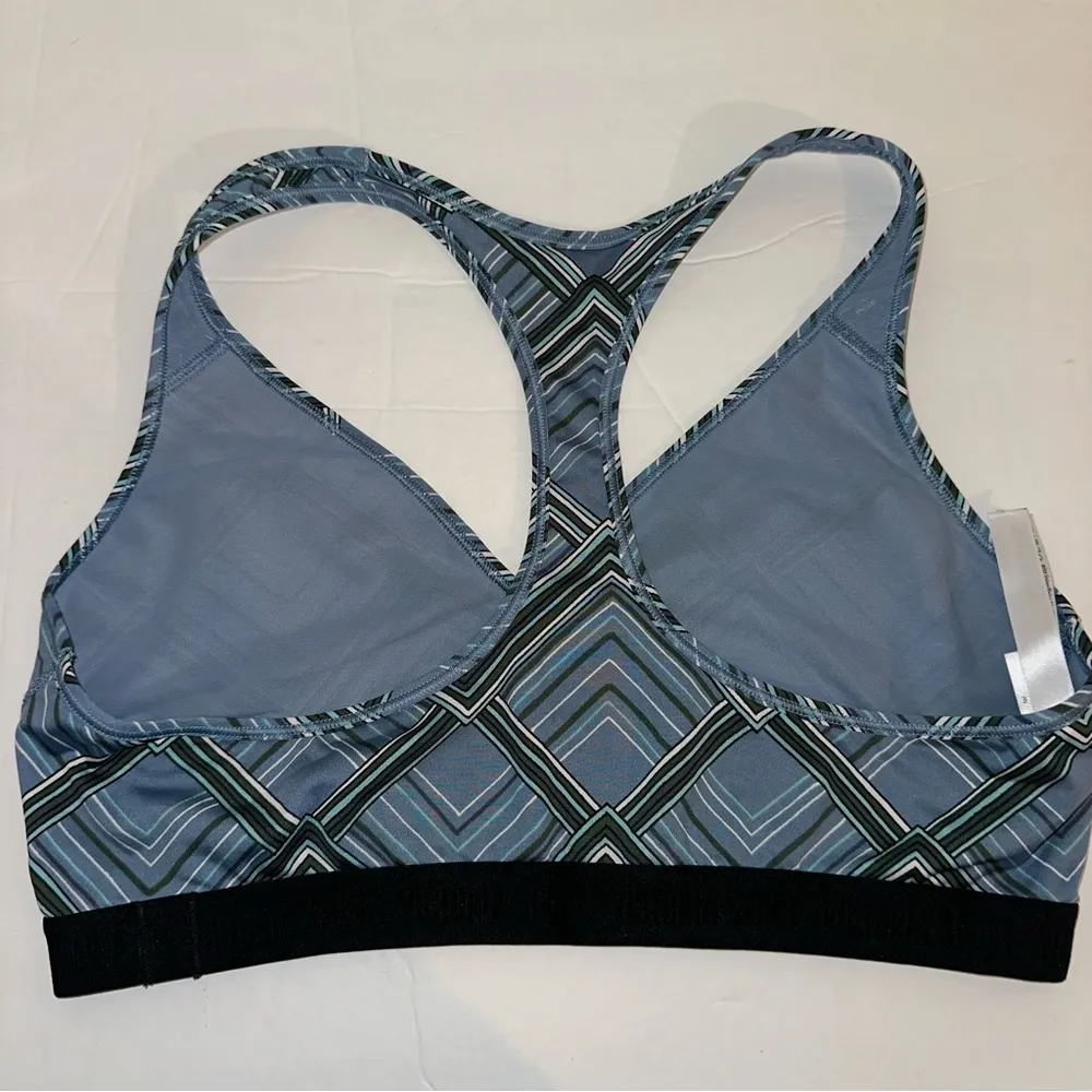 Victoria’s Secret Stylish multi colored geomatics patterned Sports Bra LARGE - Image 11
