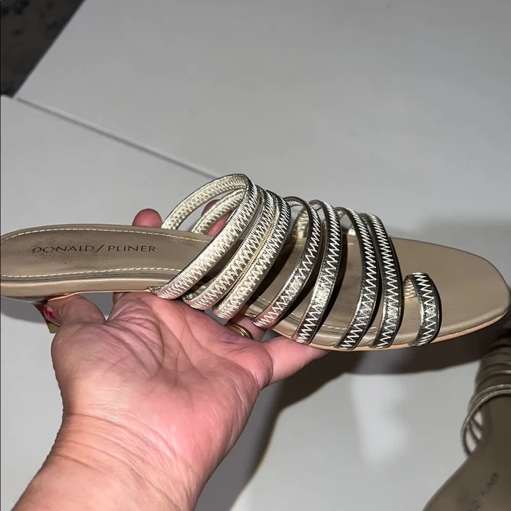 Donald J. Pliner Women's Silver Slide Sandals Platino metallic 6.5 kitten heel - Image 7