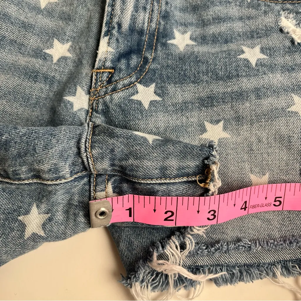 Lucky Brand•”The Cut Off” Distressed Denim Star Print Shorts•sz: 10/30 - Image 6