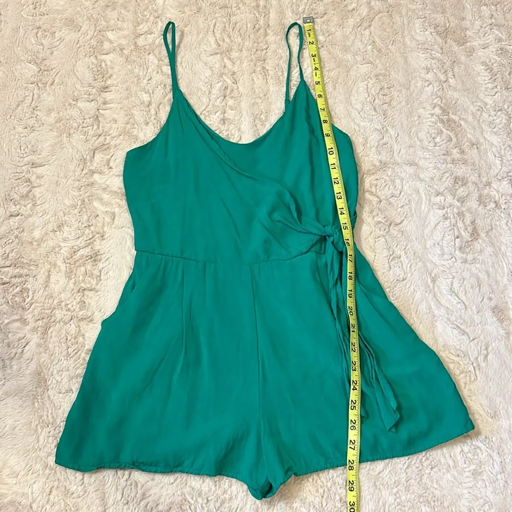 Size small romper - Image 4