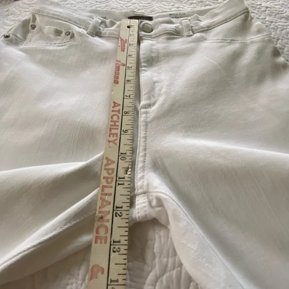 DL1961 Performance Bella Slim High Rise Vintage White Jeans Size 28 - Image 12