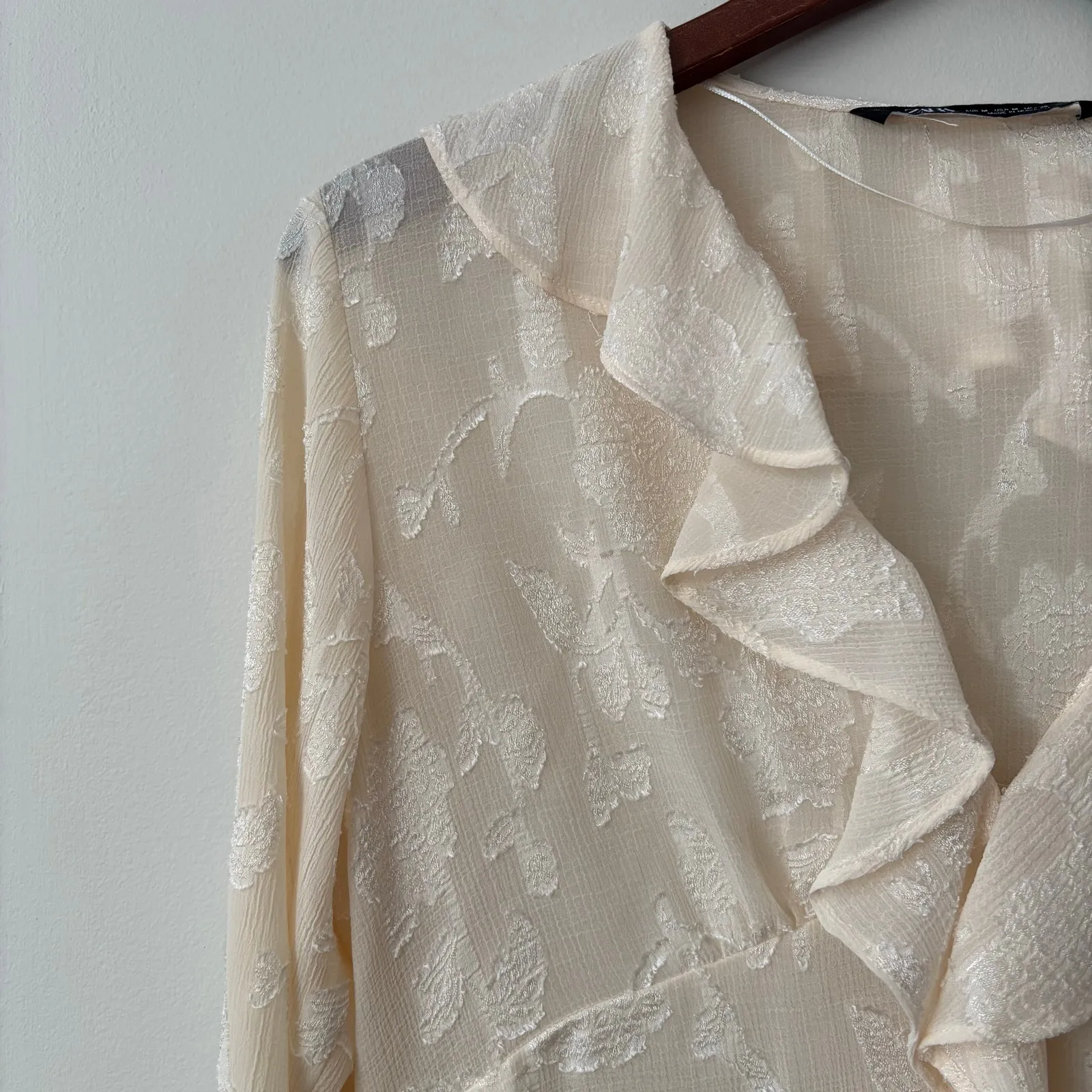 Zara Sheer Ruffle Jacquard Blouse Sz M - Image 5