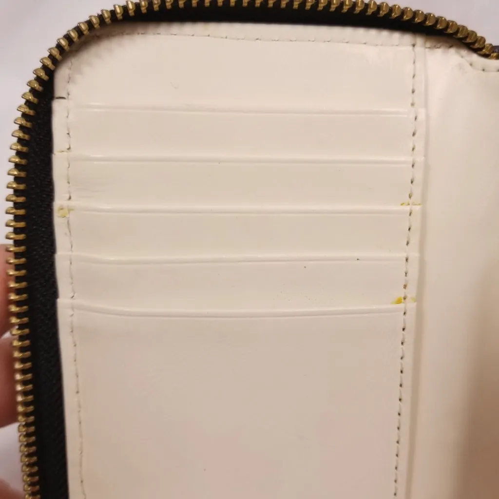 Kate Spade Beacon Court Louie Tech Wristlet Black Patent Leather - Image 7