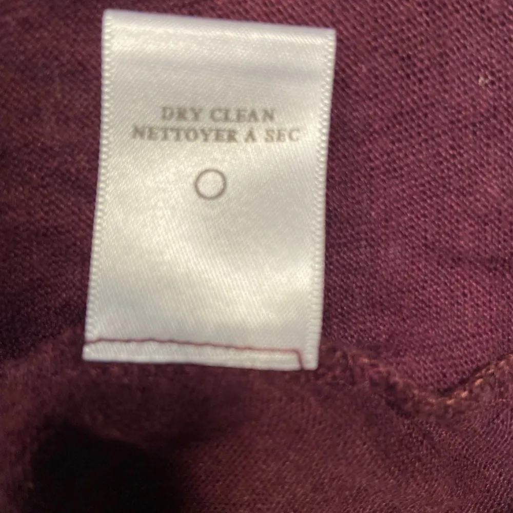 A.L.C. Linen sleeveless maroon tee shirt top. Back is partially open, size Large - Image 7