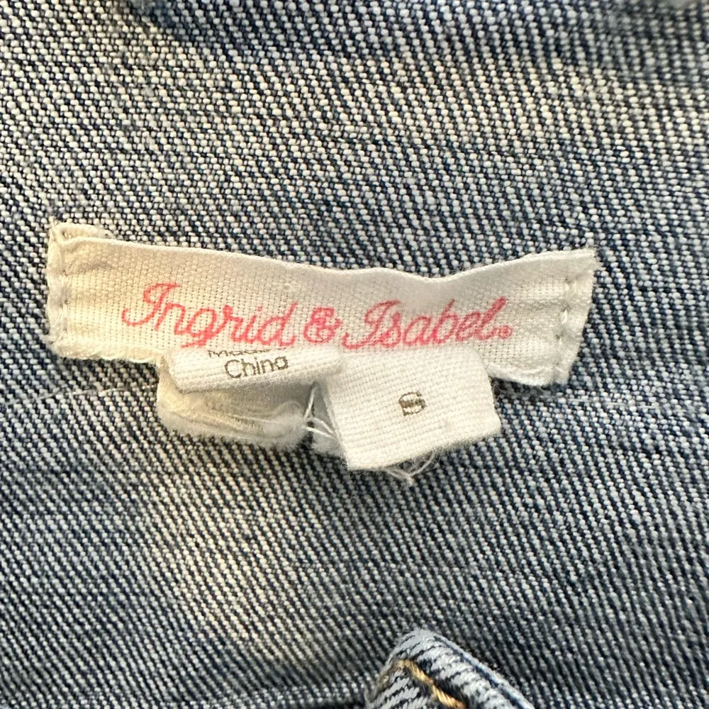 Ingrid & Isabel Mama Jean Jacket Size Small Layering, Statement Piece Lightwash - Image 3