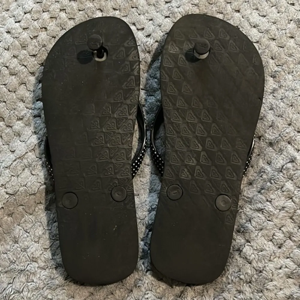 ROXY Black Multi-Color FLIP FLOPS SIZE 5 GUC #3126 - Image 5