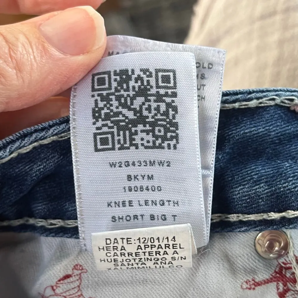 True Religion Women's Knee Length Short Rolled Cuffs Low Rise Denim Size 26 - Image 10