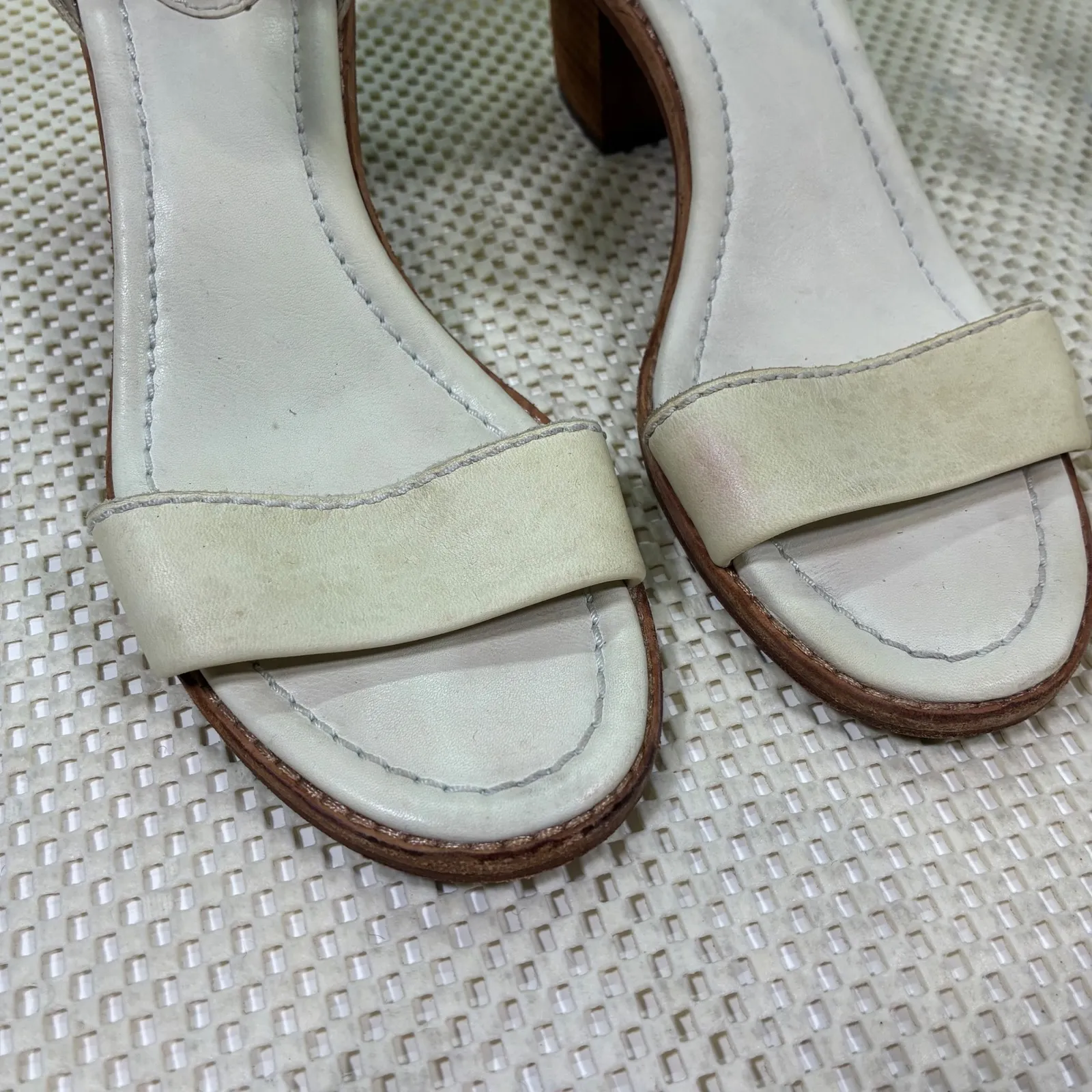 FRYE Brielle Bias Cream Leather Back Zip Ankle Strap Block Heel Sandals 7 - Image 3