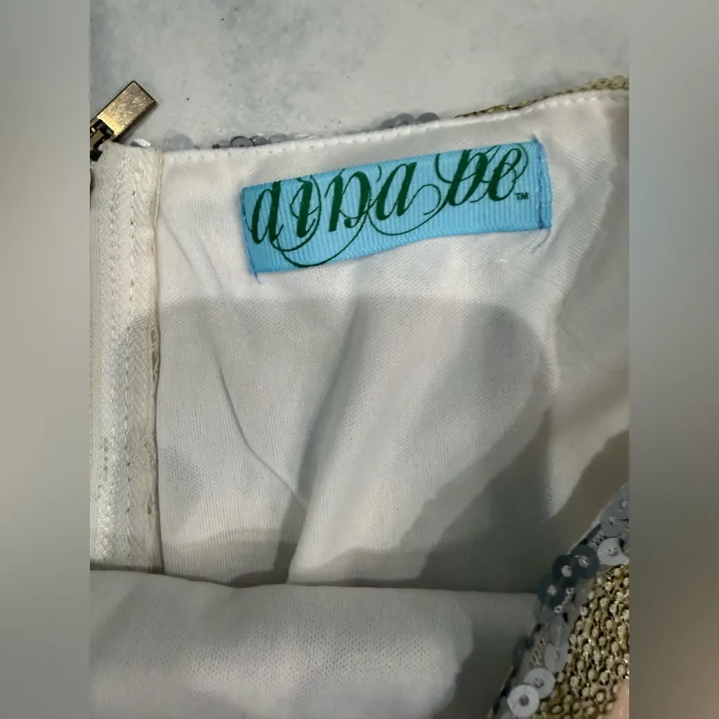 Dina Be White and Gold Sequin Accent - Image 3