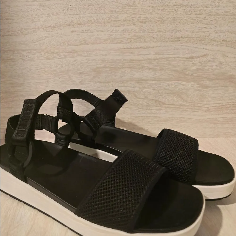 UGG Black Sandals – Size 8.5 – Adjustable Straps – Comfy & Stylish - Image 5