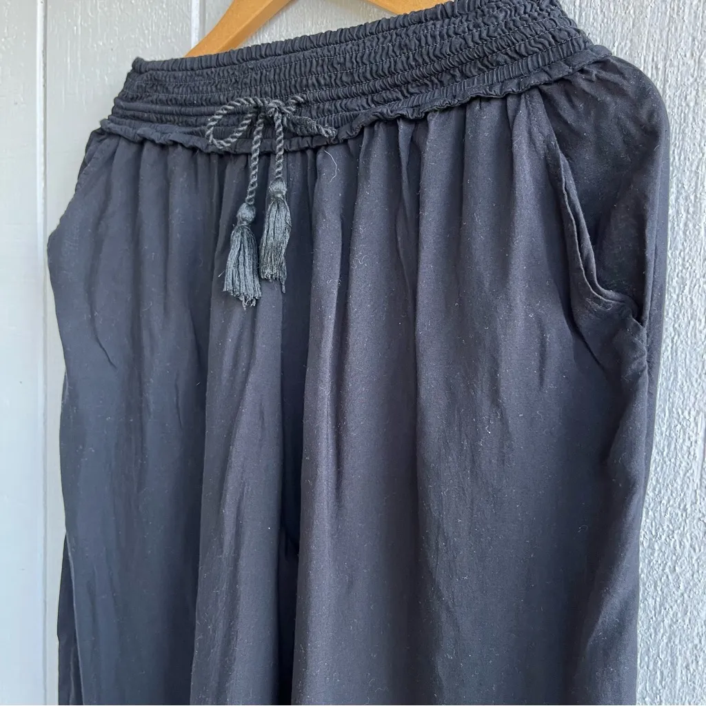 Aritzia Wilfred Nanterre Wide Leg Flowy Crop Pants Gauchos in Black Size XS - Image 3