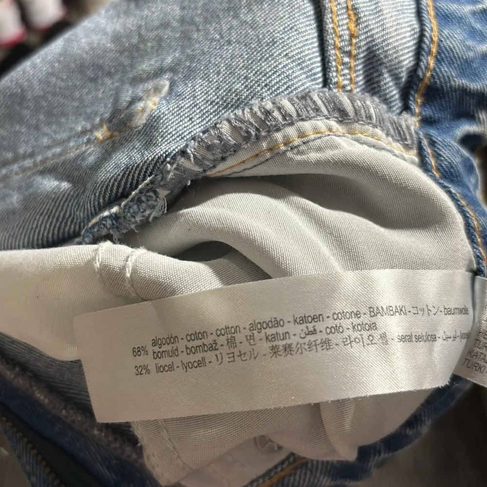 Bershka mom distressed jeans - Image 7