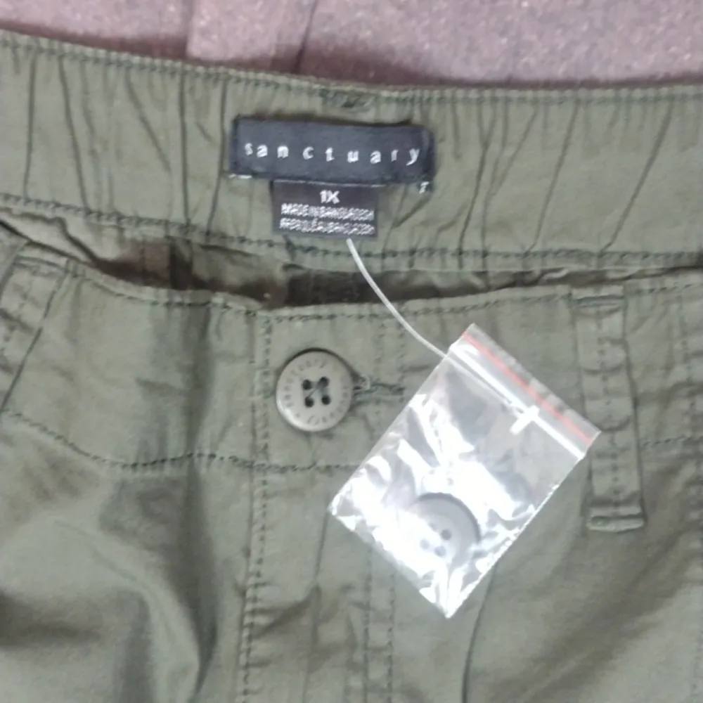 Sanctuary army green roll up shorts size 1x - Image 2