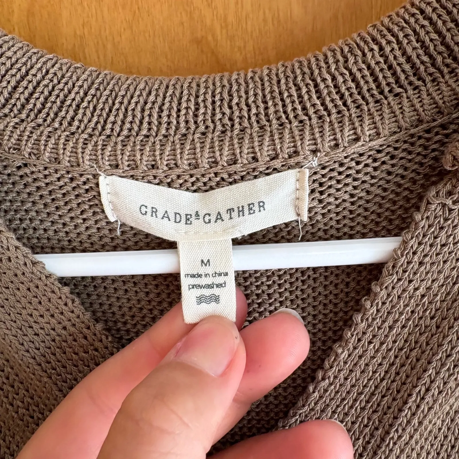 Grade & Gather Knit Polo Shirt Collar V Neck‎ Viscose Blend Brown Womens Medium - Image 4