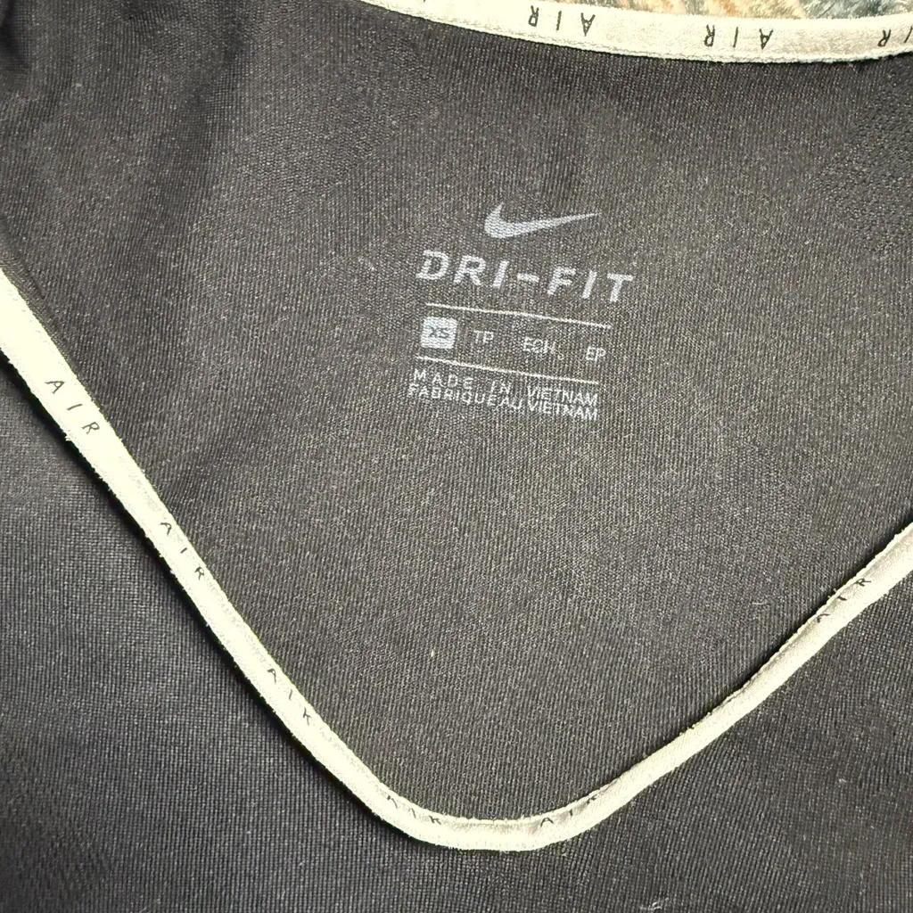 Nike Women's Black Air Tank Top - Image 4