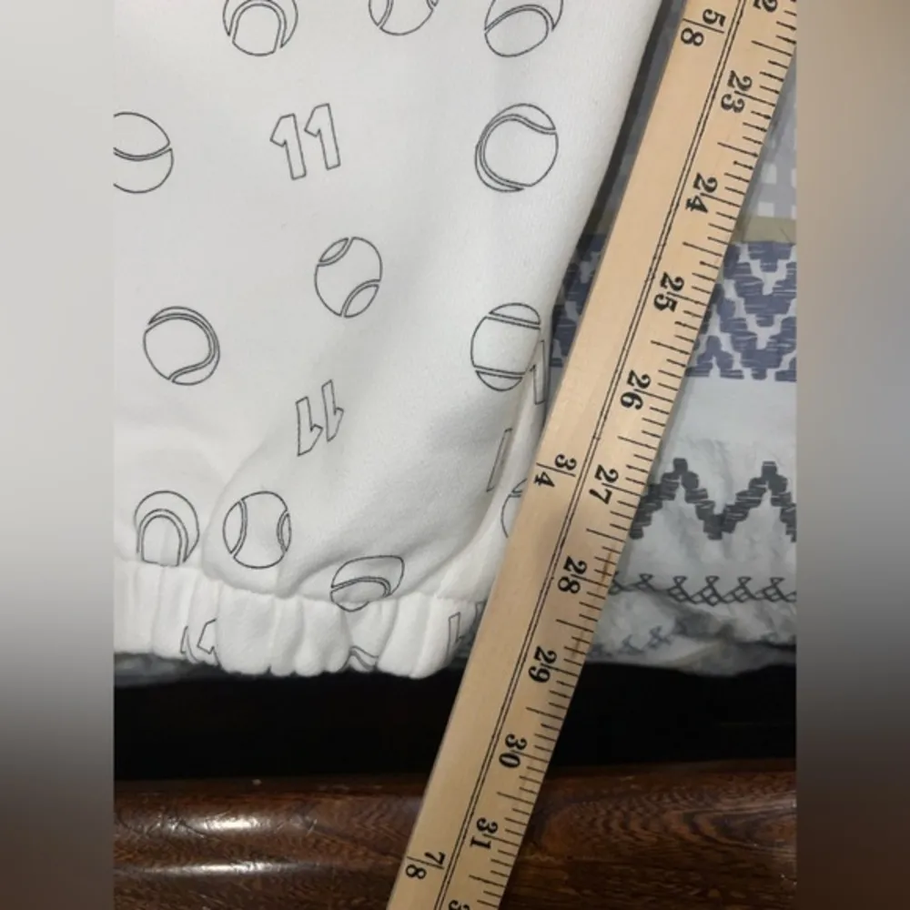 NWT EleVen by Venus Williams Break Point Set
Size‎ M White Size M - Image 9